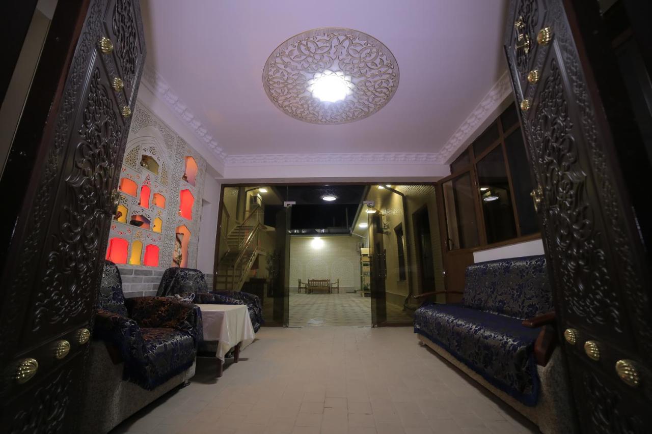 Hanifa Bukhara Bagian luar foto