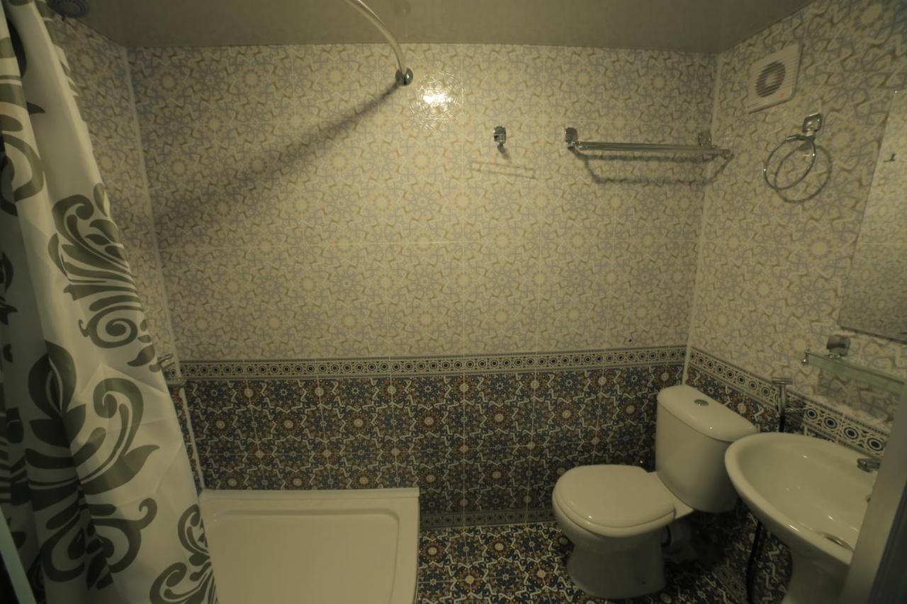 Hanifa Bukhara Bagian luar foto