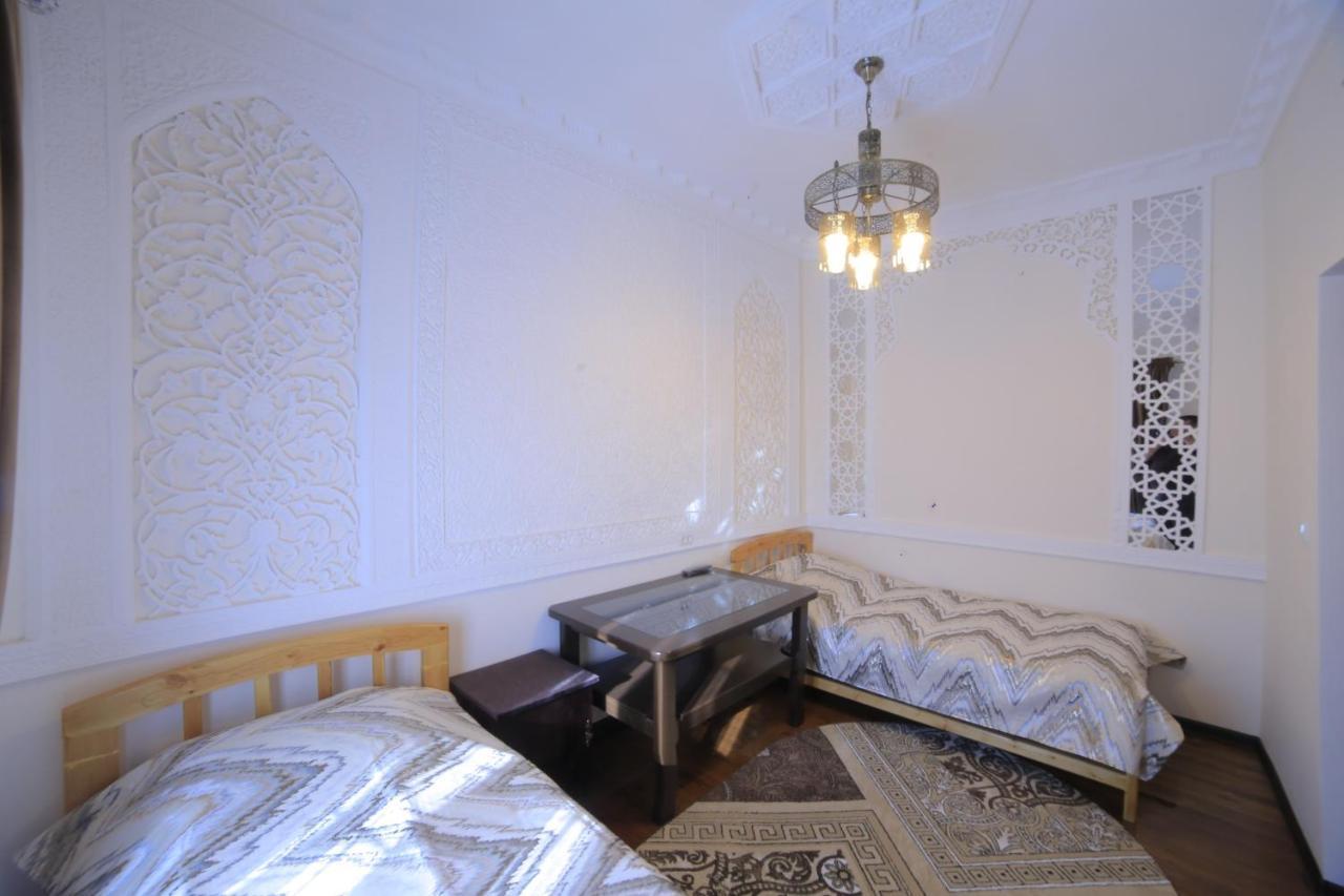 Hanifa Bukhara Bagian luar foto