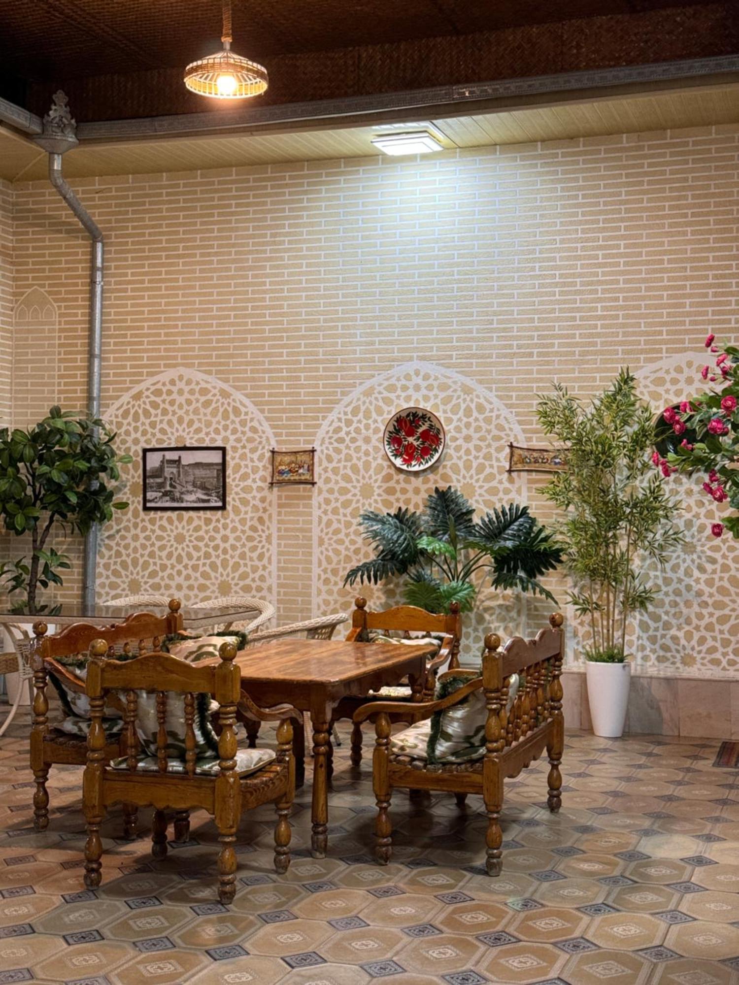 Hanifa Bukhara Bagian luar foto